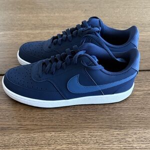 Nike Men's Navy Blue Sneakers